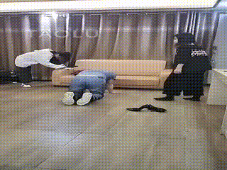 【德意户外男神】三个素人群欧暴力！【35分钟】-国际优化在线播放 百度网盘 迅雷下载-套路影視-直播