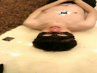 TL高跟踩踏口水舔鞋米爷爷 人体清洁器 11186_clip