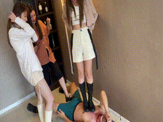 三主双儿、小禾、紫薇_双女s高跟踩虐初恋女王学生玉足调教-免费第一视角同好交流社区