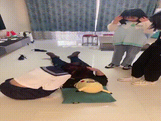足恋踩踏sm论坛2623793313