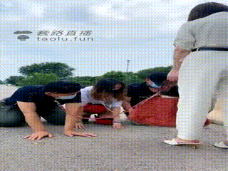 女主虐女m两男奴