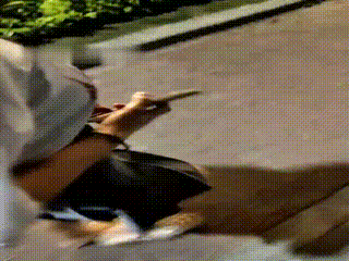 梵高M给路人爬行钻胯