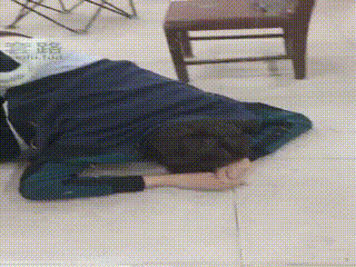 维因：剧情，殴打在画室勾引闺蜜的渣男