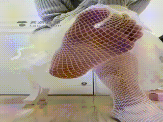 绿狗系列绿到发光_斯慕圈 - sm斯慕视频 - 国产踩踏视频SM女王调教脚交视频在线观看 - 女王之家(1)_1954718664