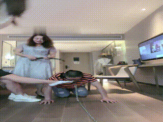 TL32164 安静】母女三人全能舔鞋恋足钻裆 (2)