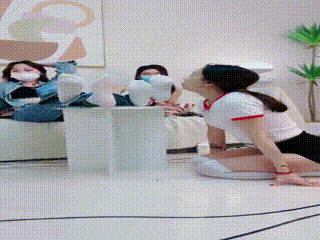 露脸黑丝美脚羞辱狗奴黄金圣水涂抹 (2)