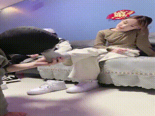 女神最新出品楼梯遛狗喂食烟灰缸A (3)