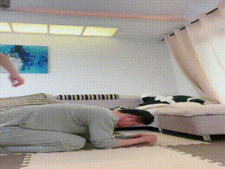 伊晨】白丝萝莉主重度耳光踢裆场 (4)