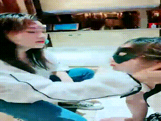 精品三女玩丫鬟_1
