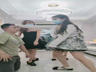 套路女主31456 重庆男神】全网最会玩的两队情侣踢裆耳光踩踏钻裆