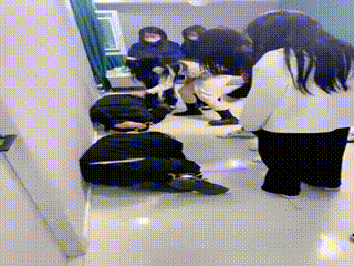 残忍骑乘鞭打耳光蒙眼睛