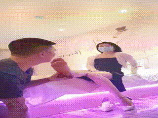 I08重庆男神 4180新素人 tian脚掐胳膊骑马踩手