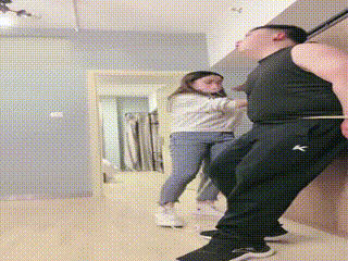 小劳拉】跆拳道女王高帮帆布鞋狂踹 00_06_07-00_11_06