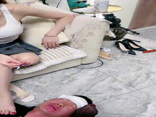 7小祖宗辣妈】开发小姨当S调踩踏