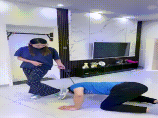 暴力虐狗踢跺裆骑马
