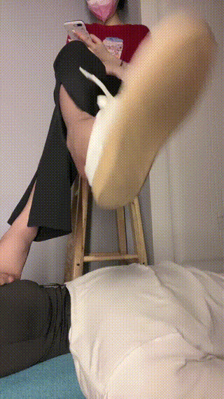 万一】丝袜脚踩狗