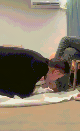 娩娩大魔王】绿帽前男友裸足狂舔