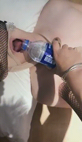 成都摇摇：丝袜捆弟弟承重。虐羊，丝袜圣水