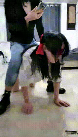 微甜S经典爆玩女奴来袭