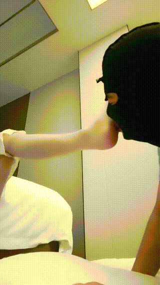 美娜格格】脏鞋尖插嘴丝脚捂脸窒息