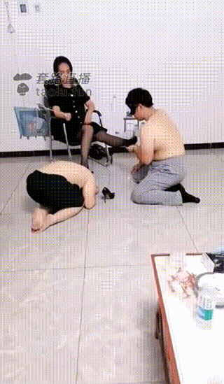 燃一s鞭打屁股男m