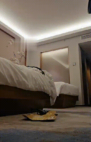 上头姐妹团】滴蜡踩踏跪舔脏鞋裸足脚下喂食吃烟灰