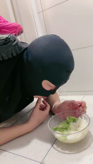 TL27964 樱桃大大】和闺蜜吃饭家奴伺候 00_01_38-