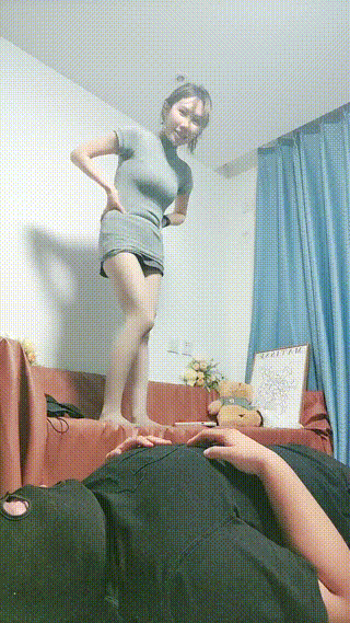 喵酱紫】掐脖抽耳光长靴踩踏虐狗舌