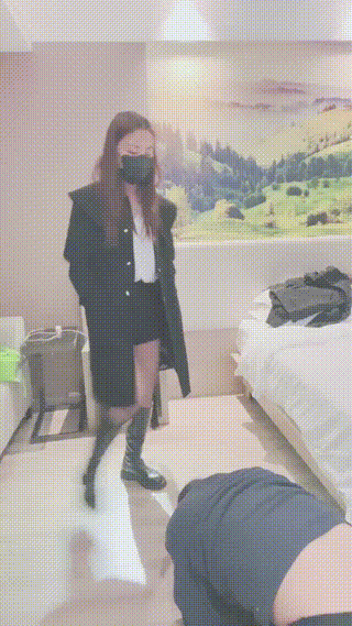 语阳】长靴骑马坐脸窒息踩踏鞭打 (2)