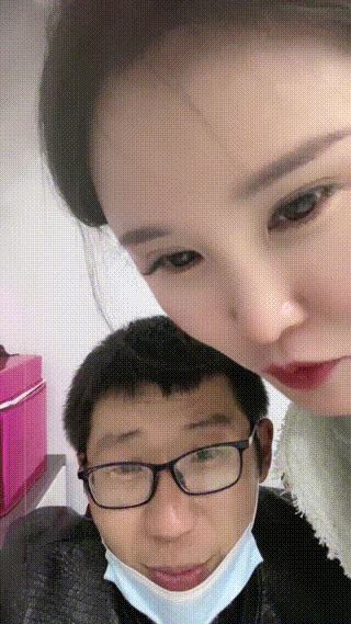 孤傲女帝】带闺蜜户外暴踹踢裆