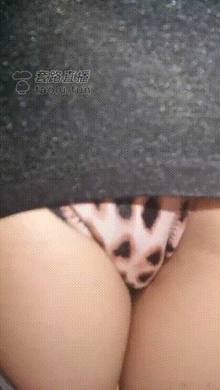 萱萱女蒂绿帽狗滚过来吃SHI