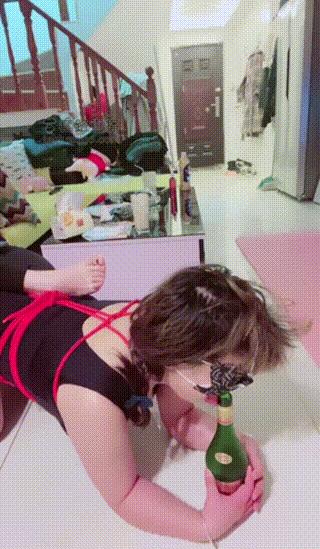 俞月s靴舔脚女奴~1