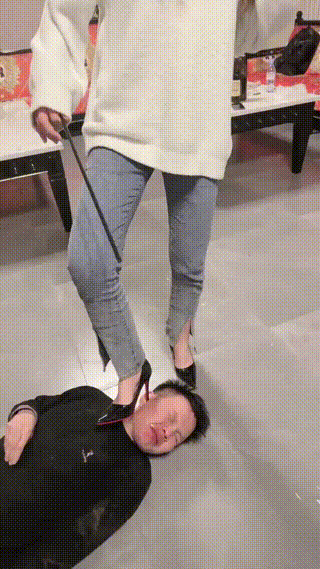 宸宸_ 家奴的一天 4_O2185064_S590_O2013623_S544