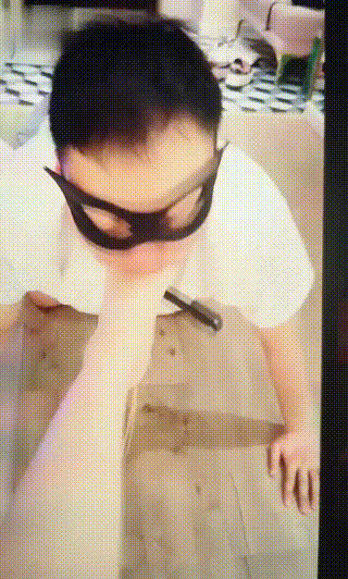 伊晨】高跟提档踩踏胯下羞辱裸足深喉喂口