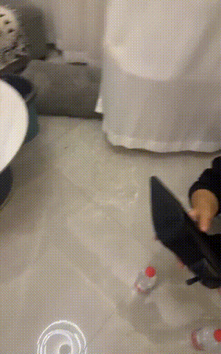 辣姐】贴身丫鬟伺候我 足虐