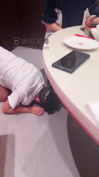 丹祖宗】火锅店公开玩狗