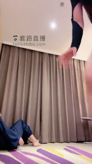 禾未  修复版 超重度踢裆 断子绝孙（原始画质 贱狗被主人超细高跟狠狠踩在脚下）