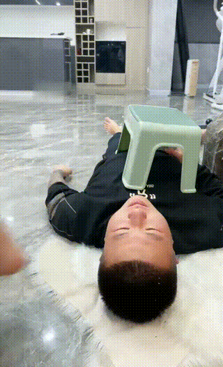 麋鹿银儿】浓痰糊脸踩头直接升水