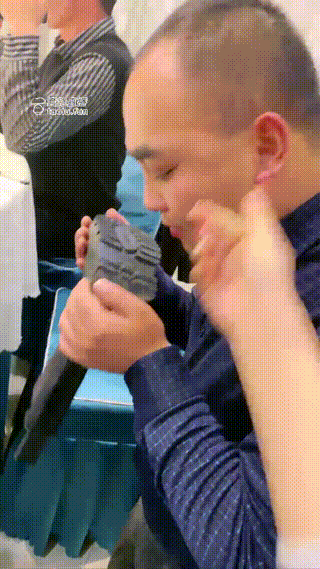 乔安S聚会吃饭狗子桌子底下伺候