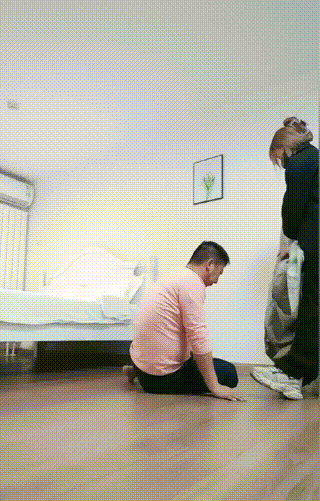 淡颜】脏鞋踩踏喂食衣柜囚禁堵嘴抽耳光