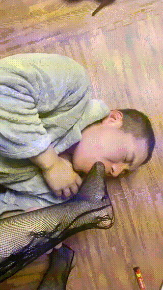 1739468823591_川野尤娜】黑丝高跟诱惑捂死老公