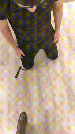芊兮殿下】长靴黑丝御姐脚下辱