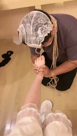 1741798335667_【香芋朱朱】捆绑小畜生-圣水洗头_踢踹_内裤套头【46分钟】 - taolusm