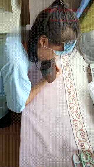 橙宝S帆布鞋虐同学母狗闻臭味骑马踩踏~回放20250404足趣1
