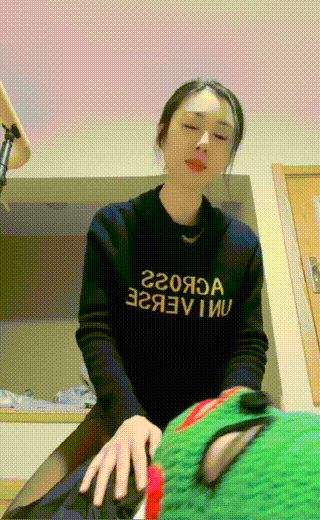 江湖狼】黑丝美腿踩踏绿帽奴