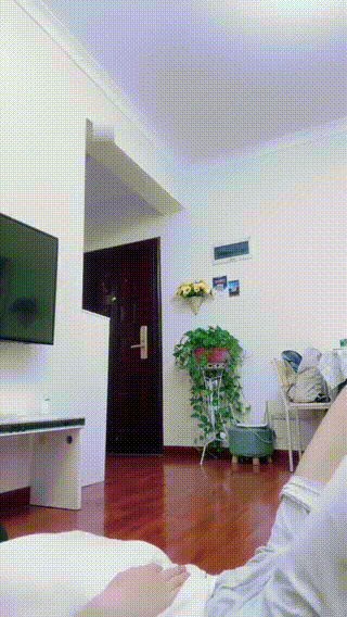 猫神黑丝踢裆~1