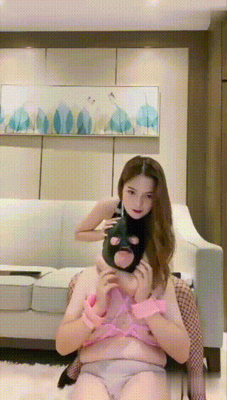 1746551690174_【一诺大小姐】【腿绞臂绞虐乳】极致诱惑【44分钟】 - taolusm