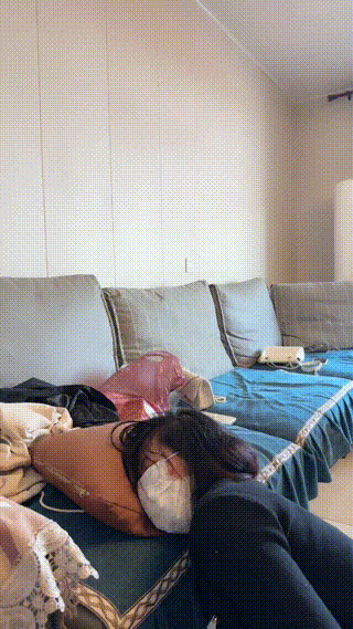 学生3女王无底线羞辱女奴
