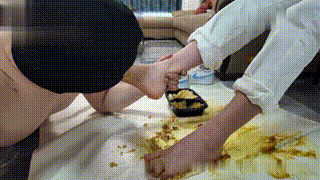 chnnsct1818』黑臭脚汗踩踏融合食物喂食