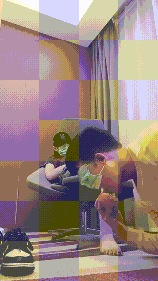 aaaaa飘飘S】白袜踩喂酸臭玉足狂舔